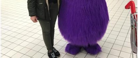 mascotte monstre poilu supermarché